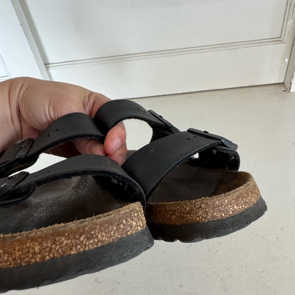 Birkenstock black Arizona sandals size 37 (women’s US6). - Picture 6 of 8